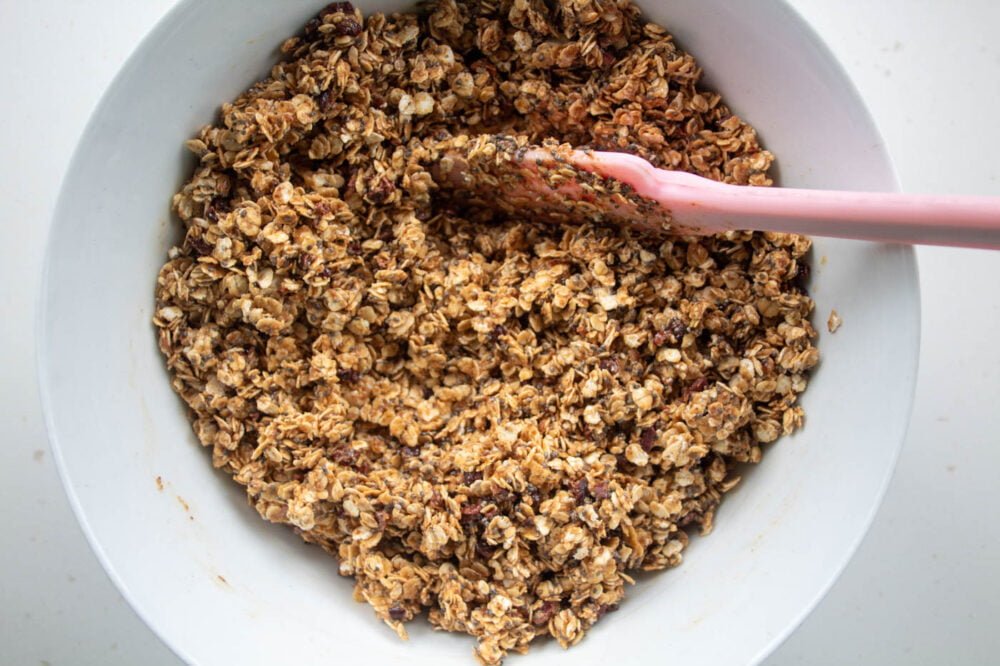 combined oat mixture in a bowl